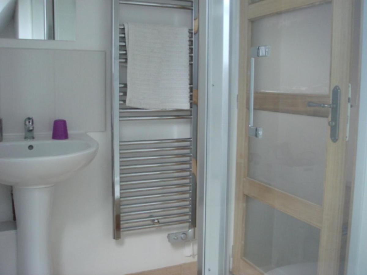 Captivating 2-Bed House With Log Burner In Kérien מראה חיצוני תמונה
