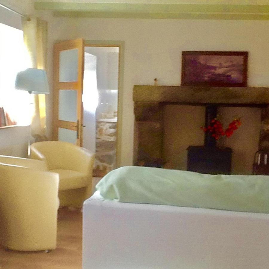 Captivating 2-Bed House With Log Burner In Kérien מראה חיצוני תמונה